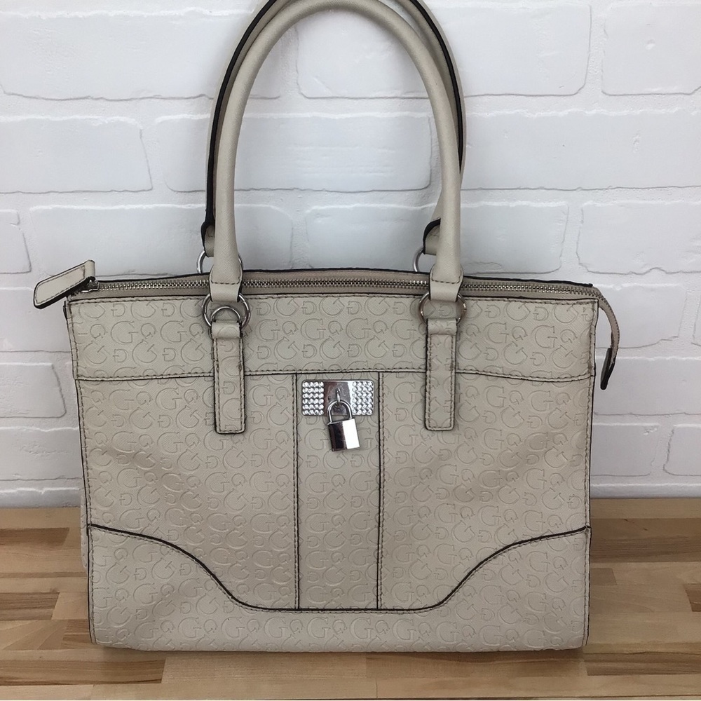 Guess ecru handbag contemporary luxury  purse big shoulder bag cream off white